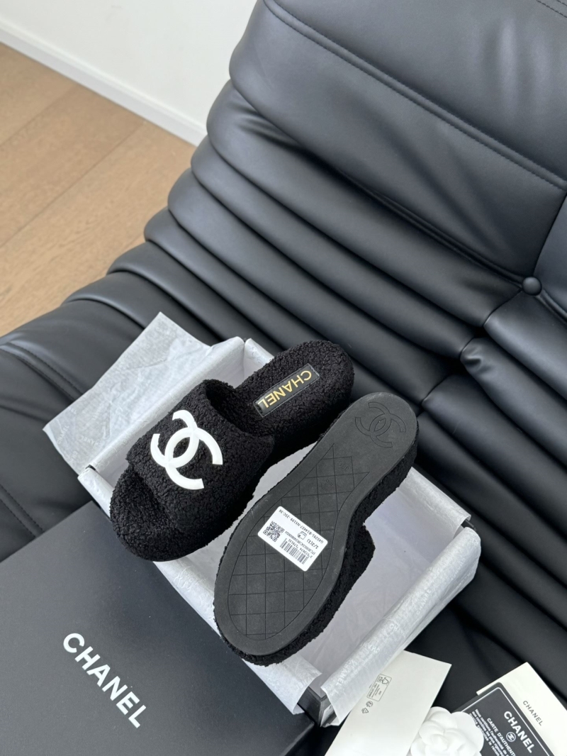 Ch**el slippers